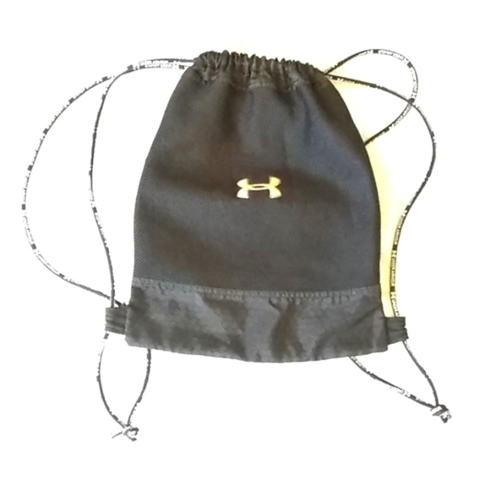 Under Armor Net Pull String Gym Bag. - image 1